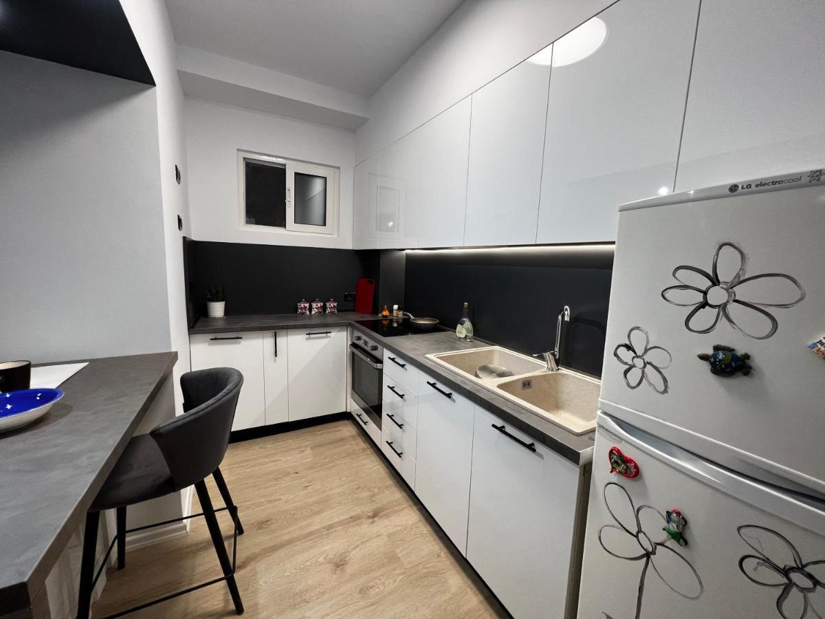 Amion Apartment In Center Of Tirana Exterior photo
