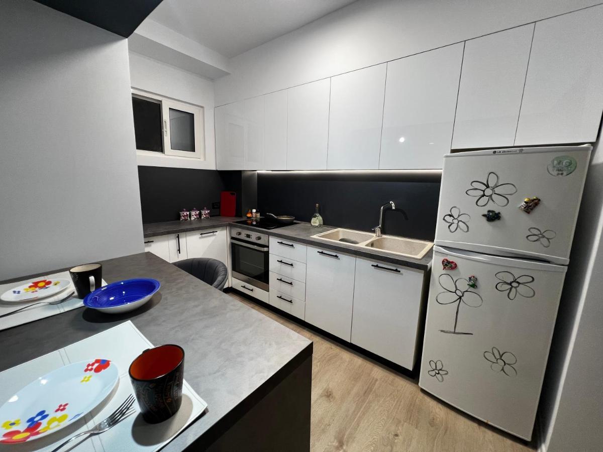 Amion Apartment In Center Of Tirana Exterior photo